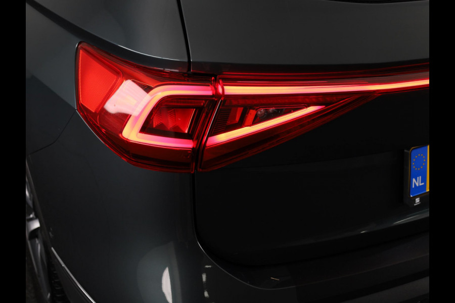 Seat Tarraco 1.4 TSI e-Hybrid PHEV Xcellence 245 pk Automaat (DSG) | Navigatie | Panoramadak | Elektr. trekhaak | Parkeersensoren (Park assist) | Rondomzicht camera | Stoelverwarming v/a | Lederen bekleding |