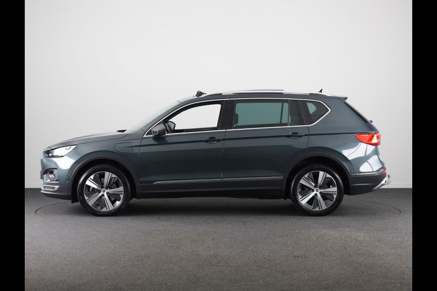 Seat Tarraco 1.4 TSI e-Hybrid PHEV Xcellence 245 pk Automaat (DSG) | Navigatie | Panoramadak | Elektr. trekhaak | Parkeersensoren (Park assist) | Rondomzicht camera | Stoelverwarming v/a | Lederen bekleding |