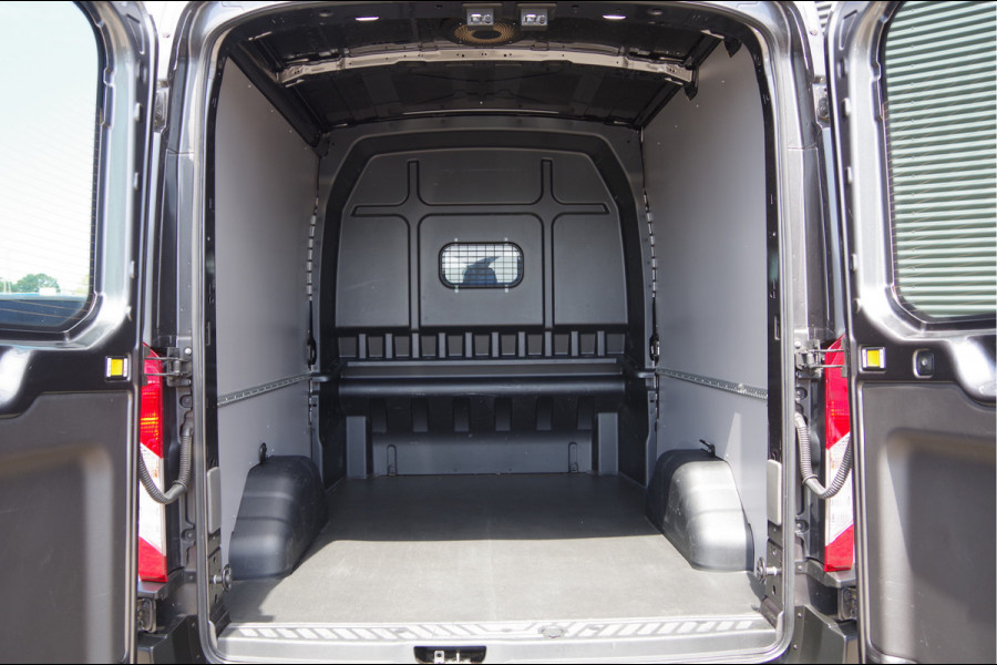 Ford Transit 350 2.0 TDCI L3H2 DC-5P, XENON, 2X SCHUIFDEUR, TREKHAAK, ADAPT. CRUISE, STANDKACHEL, CAMERA, NAVI, AIRCO, STOELVERWARMING, APPLE
