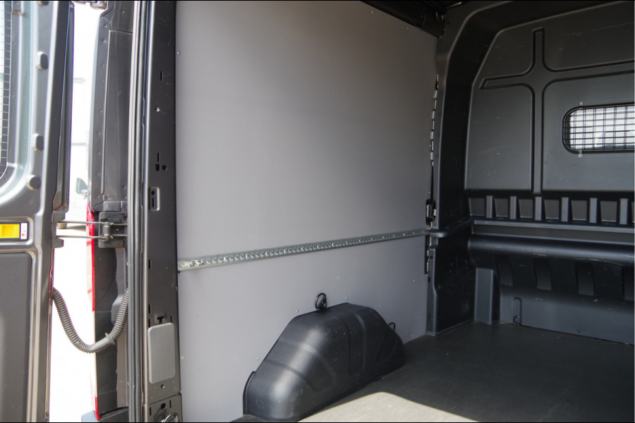 Ford Transit 350 2.0 TDCI L3H2 DC-5P, XENON, 2X SCHUIFDEUR, TREKHAAK, ADAPT. CRUISE, STANDKACHEL, CAMERA, NAVI, AIRCO, STOELVERWARMING, APPLE