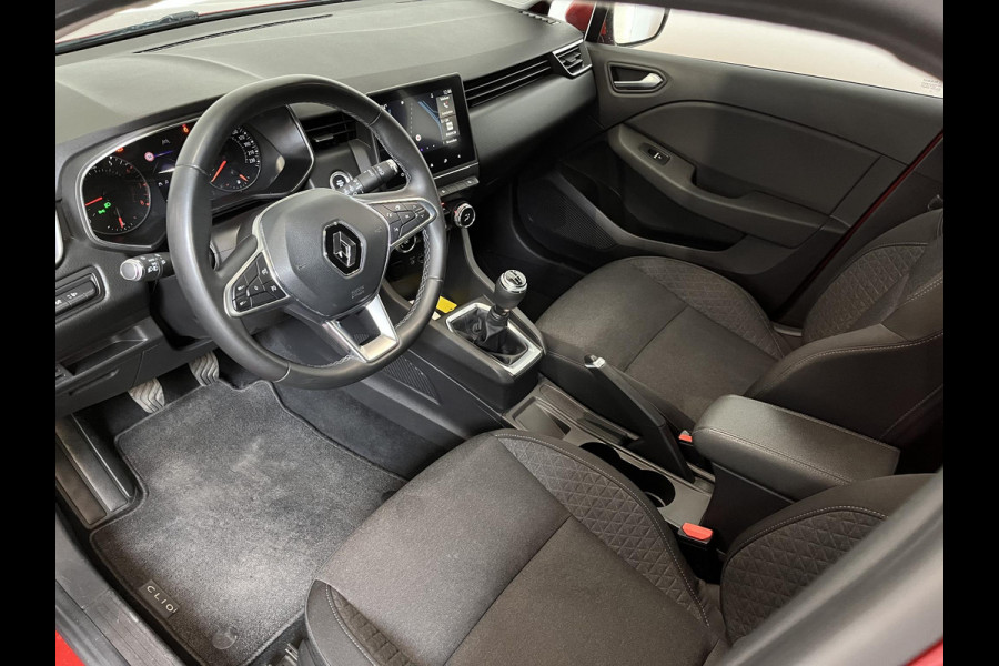 Renault Clio 1.0 TCe 100pk Experience Demo! | Navigatie Climate Control Cruise control Lichtmetalen Velgen Parkeer Sensoren Extra Getint glas 5 deurs