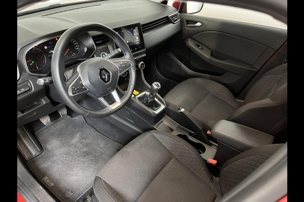 Renault Clio 1.0 TCe 100pk Experience Demo! | Navigatie Climate Control Cruise control Lichtmetalen Velgen Parkeer Sensoren Extra Getint glas 5 deurs