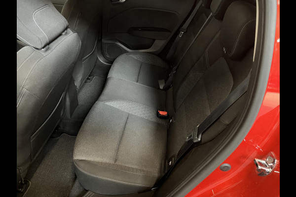 Renault Clio 1.0 TCe 100pk Experience Demo! | Navigatie Climate Control Cruise control Lichtmetalen Velgen Parkeer Sensoren Extra Getint glas 5 deurs