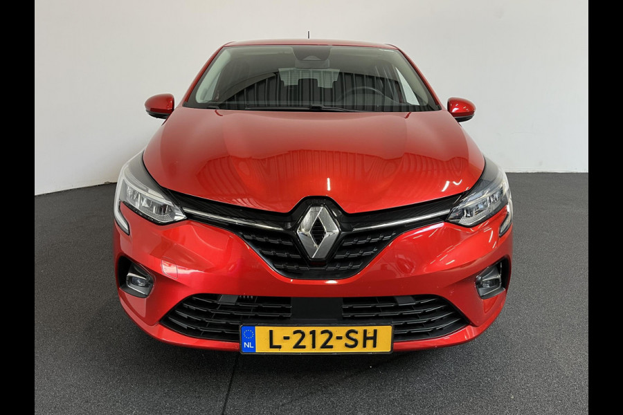 Renault Clio 1.0 TCe 100pk Experience Demo! | Navigatie Climate Control Cruise control Lichtmetalen Velgen Parkeer Sensoren Extra Getint glas 5 deurs