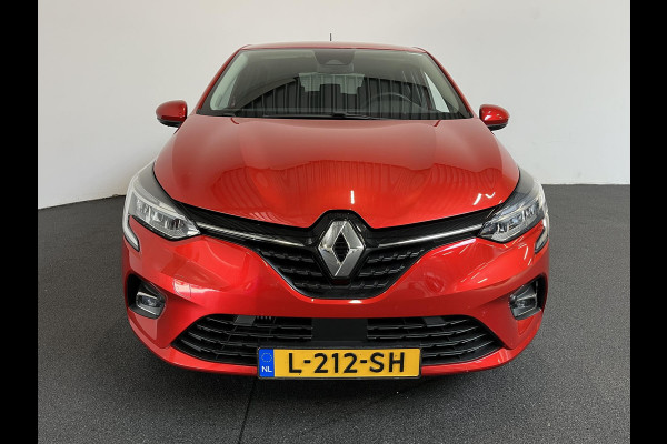 Renault Clio 1.0 TCe 100pk Experience Demo! | Navigatie Climate Control Cruise control Lichtmetalen Velgen Parkeer Sensoren Extra Getint glas 5 deurs
