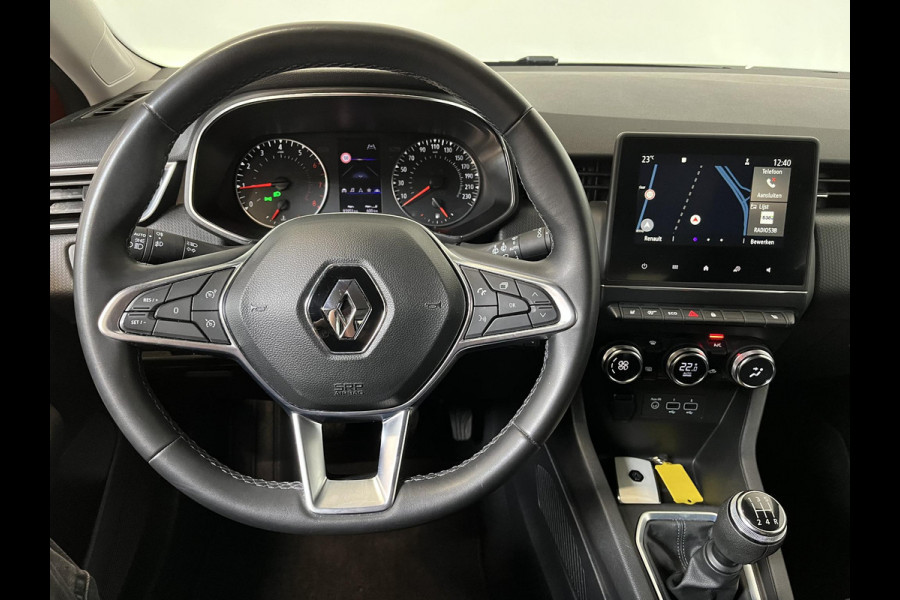 Renault Clio 1.0 TCe 100pk Experience Demo! | Navigatie Climate Control Cruise control Lichtmetalen Velgen Parkeer Sensoren Extra Getint glas 5 deurs