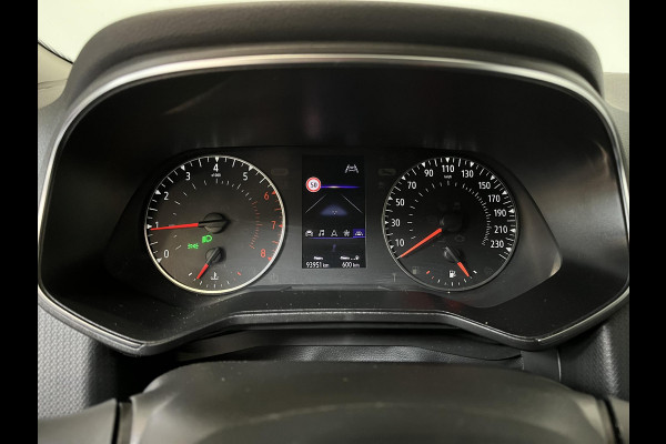 Renault Clio 1.0 TCe 100pk Experience Demo! | Navigatie Climate Control Cruise control Lichtmetalen Velgen Parkeer Sensoren Extra Getint glas 5 deurs
