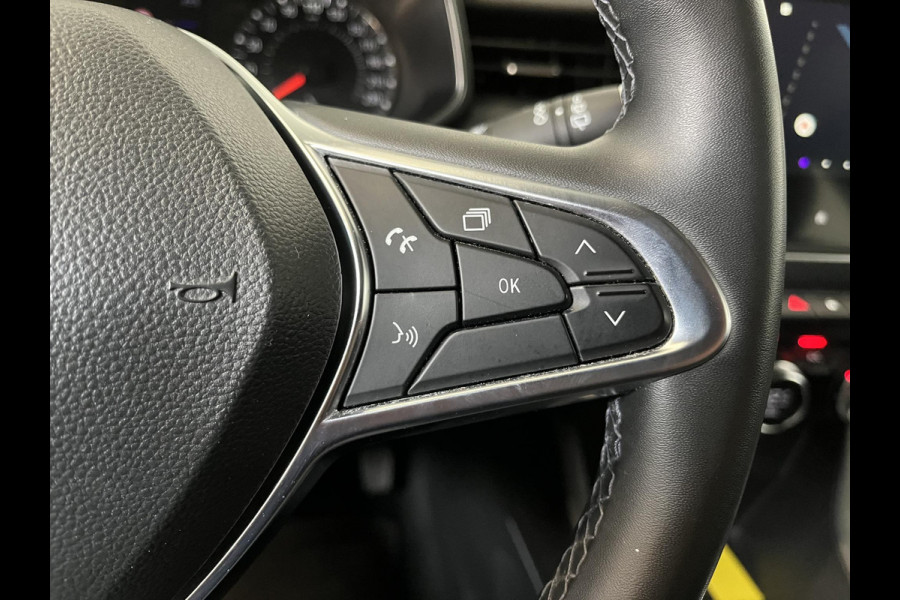 Renault Clio 1.0 TCe 100pk Experience Demo! | Navigatie Climate Control Cruise control Lichtmetalen Velgen Parkeer Sensoren Extra Getint glas 5 deurs