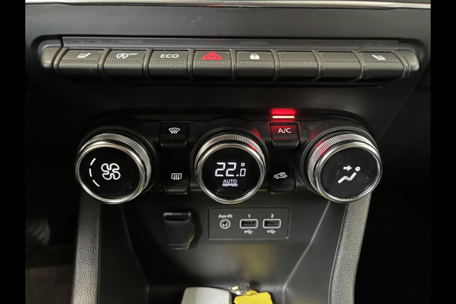 Renault Clio 1.0 TCe 100pk Experience Demo! | Navigatie Climate Control Cruise control Lichtmetalen Velgen Parkeer Sensoren Extra Getint glas 5 deurs