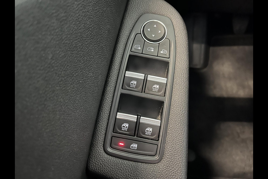 Renault Clio 1.0 TCe 100pk Experience Demo! | Navigatie Climate Control Cruise control Lichtmetalen Velgen Parkeer Sensoren Extra Getint glas 5 deurs
