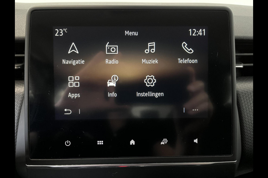 Renault Clio 1.0 TCe 100pk Experience Demo! | Navigatie Climate Control Cruise control Lichtmetalen Velgen Parkeer Sensoren Extra Getint glas 5 deurs