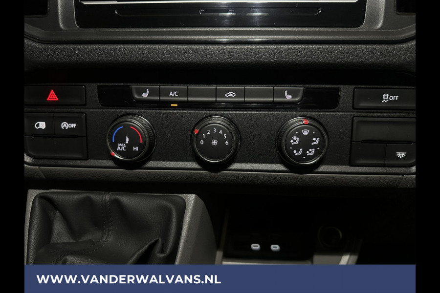 Volkswagen Crafter 2.0 TDI 141pk L3H2 (oude L2H1) Euro6 Airco | Camera | Bijrijdersbank | Apple carplay Android auto, stoelverwarming, 3000kg trekvermogen