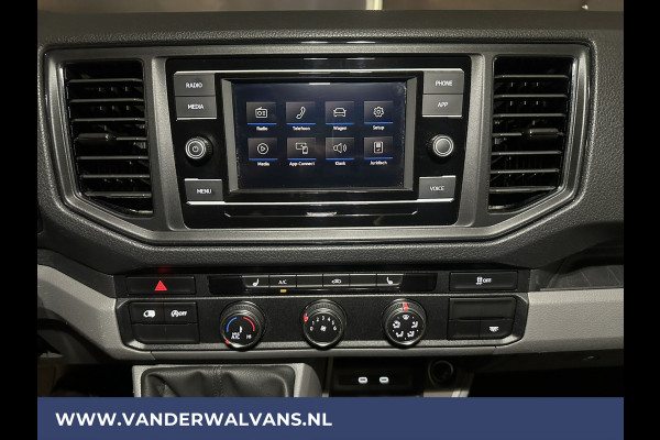 Volkswagen Crafter 2.0 TDI 141pk L3H2 (oude L2H1) Euro6 Airco | Camera | Bijrijdersbank | Apple carplay Android auto, stoelverwarming, 3000kg trekvermogen