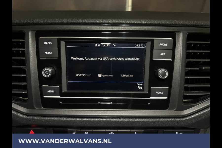 Volkswagen Crafter 2.0 TDI 141pk L3H2 (oude L2H1) Euro6 Airco | Camera | Bijrijdersbank | Apple carplay Android auto, stoelverwarming, 3000kg trekvermogen