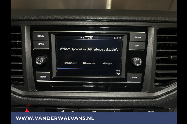 Volkswagen Crafter 2.0 TDI 141pk L3H2 (oude L2H1) Euro6 Airco | Camera | Bijrijdersbank | Apple carplay Android auto, stoelverwarming, 3000kg trekvermogen