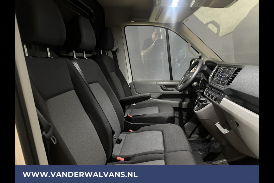 Volkswagen Crafter 2.0 TDI 141pk L3H2 (oude L2H1) Euro6 Airco | Camera | Bijrijdersbank | Apple carplay Android auto, stoelverwarming, 3000kg trekvermogen