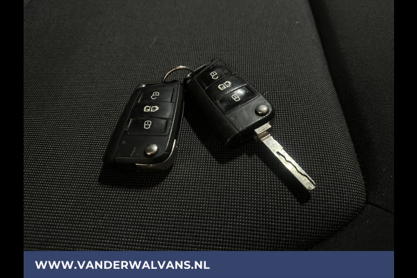 Volkswagen Crafter 2.0 TDI 140pk L3H3 (oude L2H2) Euro6 Airco | Camera | Cruisecontrol | Apple Carplay | bijrijdersbank android auto, chauffeursstoel,