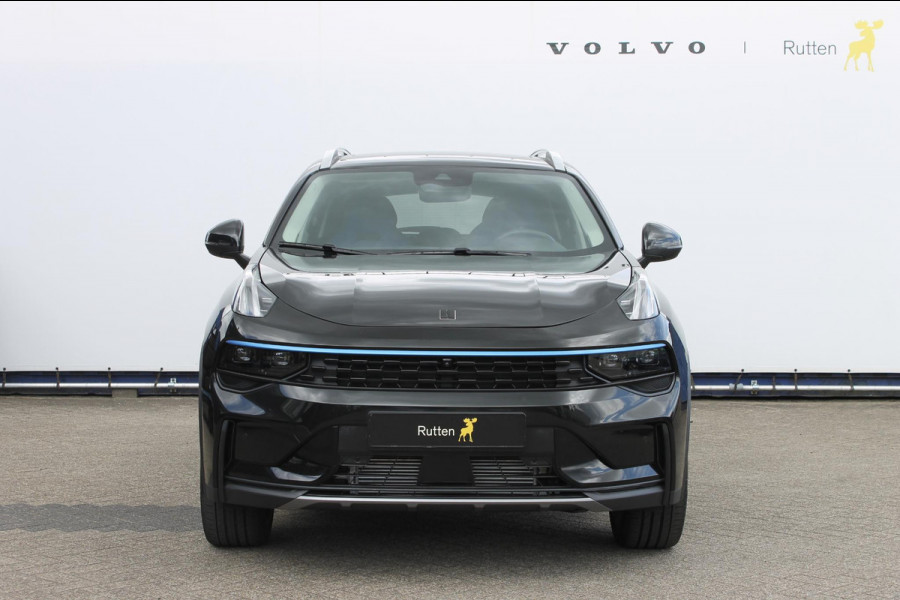 Lynk & Co 01 261PK Automaat Adaptieve Cruise Control / Elektrisch verstelbare voorstoelen / BLIS / Stoelverwarming / Climate Control / Parkeersensoren met 360 gradencamera / Regensensor