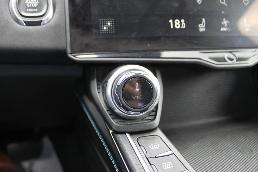 Lynk & Co 01 261PK Automaat Adaptieve Cruise Control / Elektrisch verstelbare voorstoelen / BLIS / Stoelverwarming / Climate Control / Parkeersensoren met 360 gradencamera / Regensensor