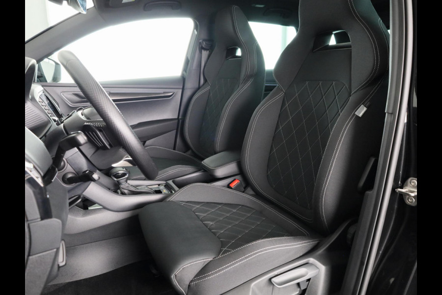 Škoda Karoq 1.5 TSI ACT Sportline Business 150 pk Automaat (DSG) | Verlengde garantie | Navigatie | Panoramadak | Parkeersensoren | Achteruitrijcamera | Adaptieve cruise control |