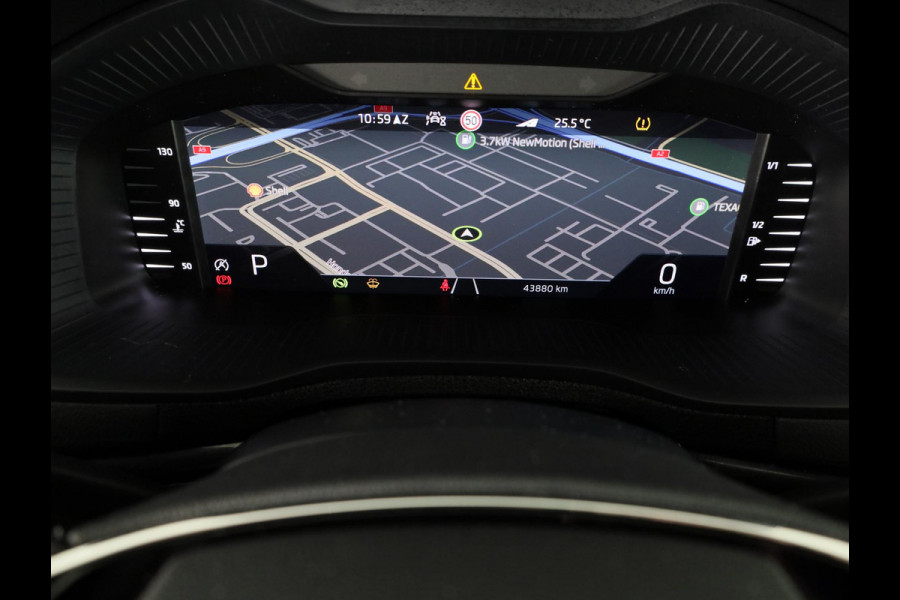 Škoda Karoq 1.5 TSI ACT Sportline Business 150 pk Automaat (DSG) | Verlengde garantie | Navigatie | Panoramadak | Parkeersensoren | Achteruitrijcamera | Adaptieve cruise control |