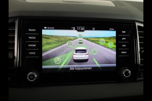 Škoda Karoq 1.5 TSI ACT Sportline Business 150 pk Automaat (DSG) | Verlengde garantie | Navigatie | Panoramadak | Parkeersensoren | Achteruitrijcamera | Adaptieve cruise control |