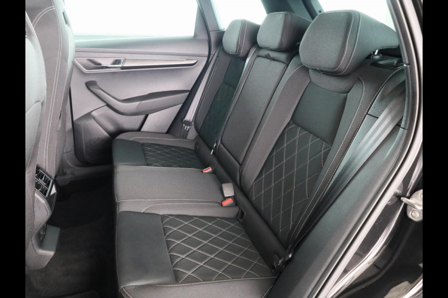 Škoda Karoq 1.5 TSI ACT Sportline Business 150 pk Automaat (DSG) | Verlengde garantie | Navigatie | Panoramadak | Parkeersensoren | Achteruitrijcamera | Adaptieve cruise control |