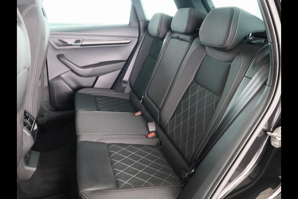 Škoda Karoq 1.5 TSI ACT Sportline Business 150 pk Automaat (DSG) | Verlengde garantie | Navigatie | Panoramadak | Parkeersensoren | Achteruitrijcamera | Adaptieve cruise control |