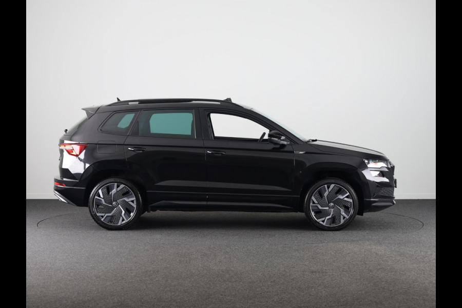 Škoda Karoq 1.5 TSI ACT Sportline Business 150 pk Automaat (DSG) | Verlengde garantie | Navigatie | Panoramadak | Parkeersensoren | Achteruitrijcamera | Adaptieve cruise control |
