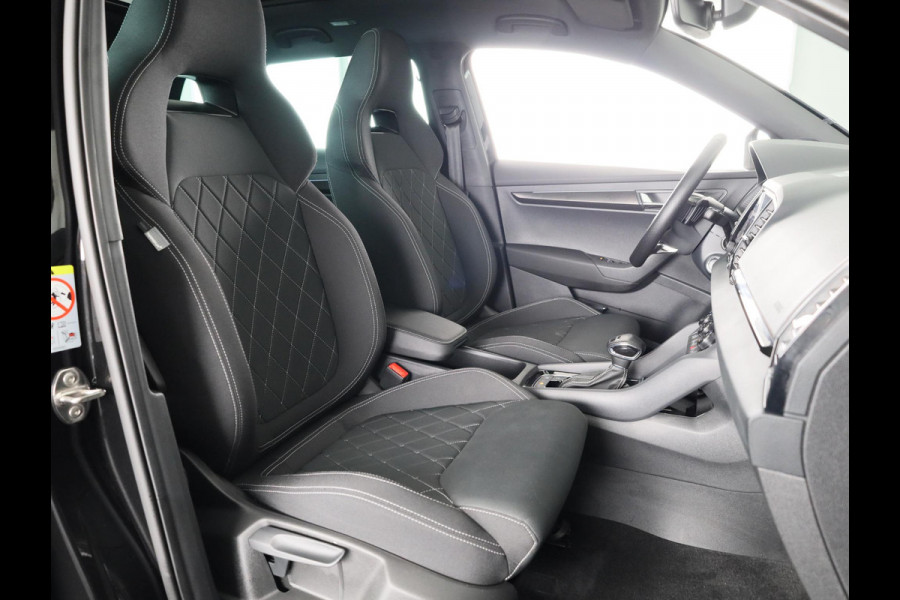 Škoda Karoq 1.5 TSI ACT Sportline Business 150 pk Automaat (DSG) | Verlengde garantie | Navigatie | Panoramadak | Parkeersensoren | Achteruitrijcamera | Adaptieve cruise control |