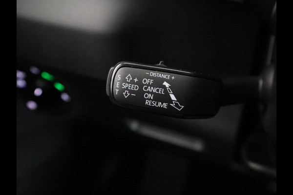 Škoda Karoq 1.5 TSI ACT Sportline Business 150 pk Automaat (DSG) | Verlengde garantie | Navigatie | Panoramadak | Parkeersensoren | Achteruitrijcamera | Adaptieve cruise control |