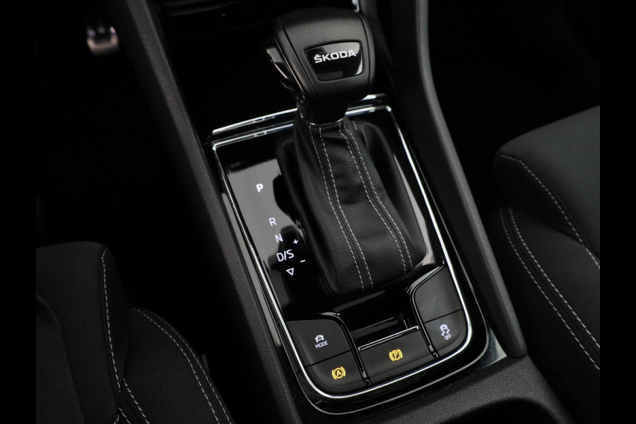 Škoda Karoq 1.5 TSI ACT Sportline Business 150 pk Automaat (DSG) | Verlengde garantie | Navigatie | Panoramadak | Parkeersensoren | Achteruitrijcamera | Adaptieve cruise control |