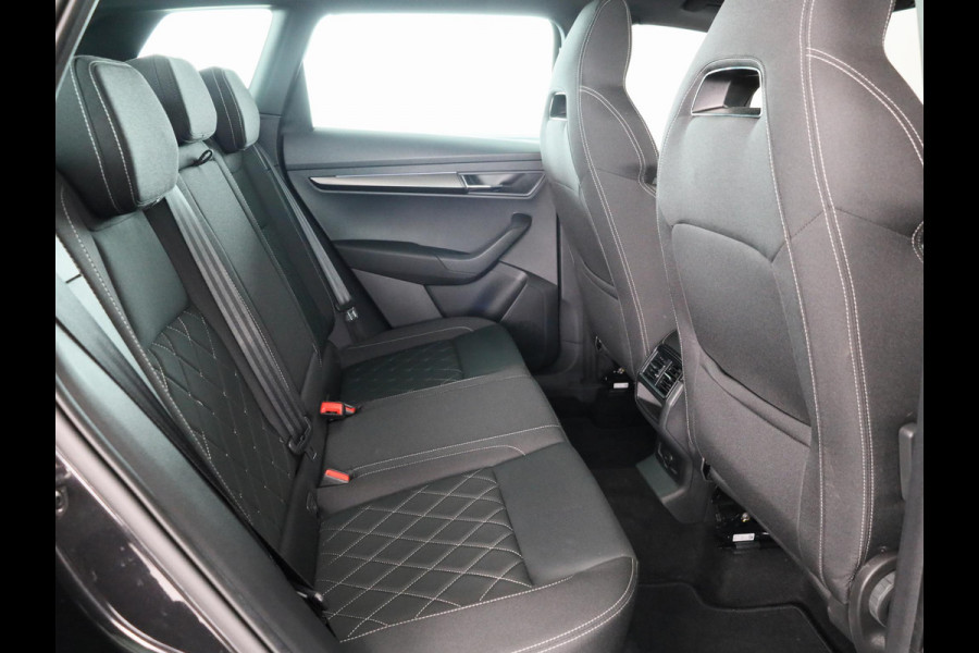 Škoda Karoq 1.5 TSI ACT Sportline Business 150 pk Automaat (DSG) | Verlengde garantie | Navigatie | Panoramadak | Parkeersensoren | Achteruitrijcamera | Adaptieve cruise control |