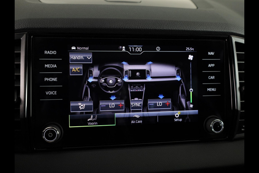 Škoda Karoq 1.5 TSI ACT Sportline Business 150 pk Automaat (DSG) | Verlengde garantie | Navigatie | Panoramadak | Parkeersensoren | Achteruitrijcamera | Adaptieve cruise control |