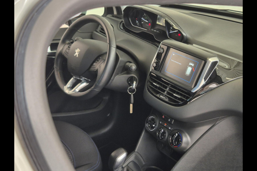 Peugeot 208 1.2 PureTech Signature Navigatie | Parkeersensoren Achter | Airco | Cruise Control | Apple Carplay/Android Auto |