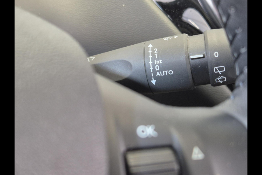 Peugeot 208 1.2 PureTech Signature Navigatie | Parkeersensoren Achter | Airco | Cruise Control | Apple Carplay/Android Auto |
