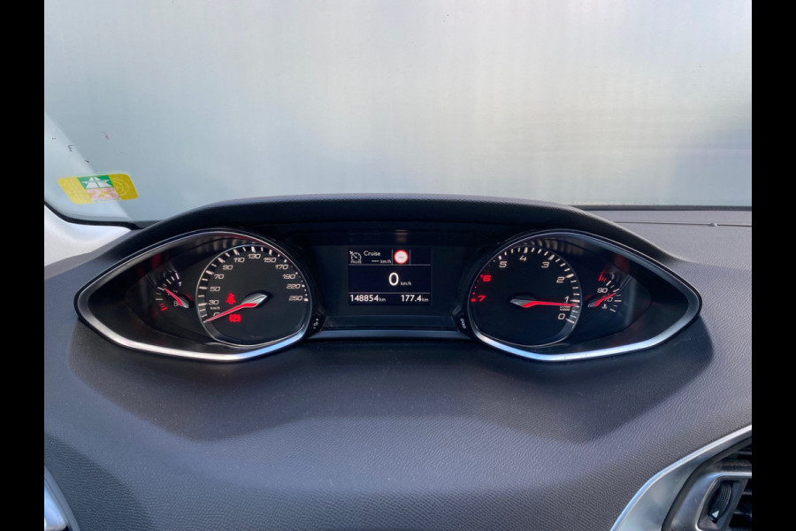 Peugeot 308 SW BWJ 2019 | 1.2 PT 111PK Executive | NWE APK | PANO DAK | CLIMA | NAVI | CRUISE | PDC | LICHTMETAAL | PRIVACY GLASS