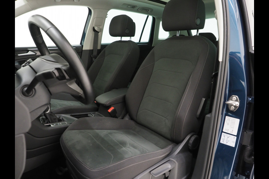Volkswagen Tiguan 1.4 TSI eHybrid Elegance | Panoramadak | Trekhaak | Adaptive Cruise | Virtual | Camera | Carplay