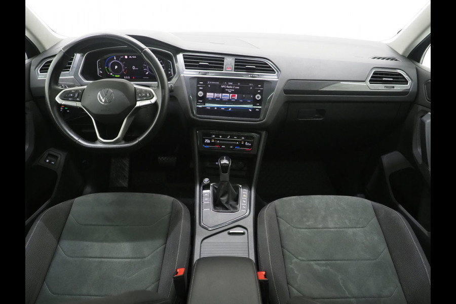 Volkswagen Tiguan 1.4 TSI eHybrid Elegance | Panoramadak | Trekhaak | Adaptive Cruise | Virtual | Camera | Carplay