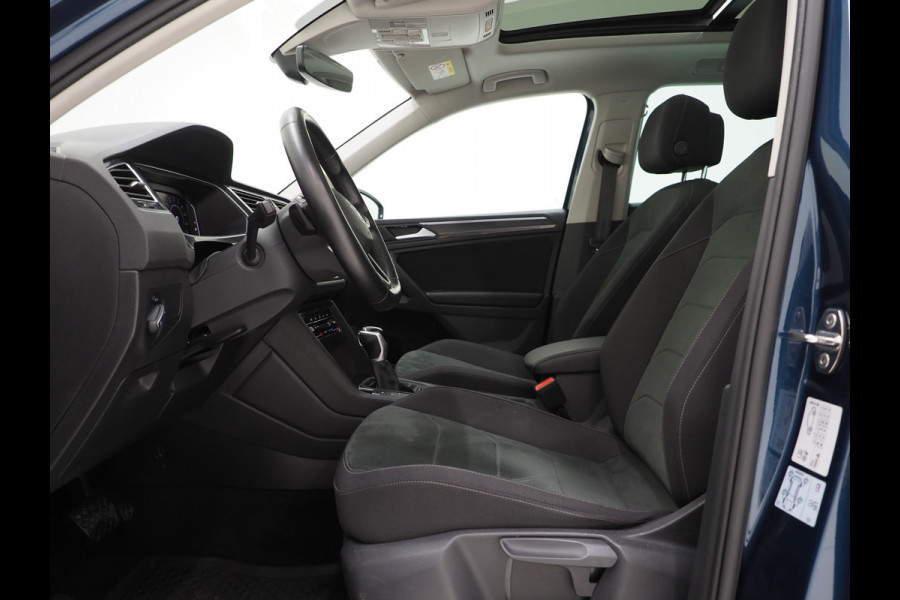 Volkswagen Tiguan 1.4 TSI eHybrid Elegance | Panoramadak | Trekhaak | Adaptive Cruise | Virtual | Camera | Carplay
