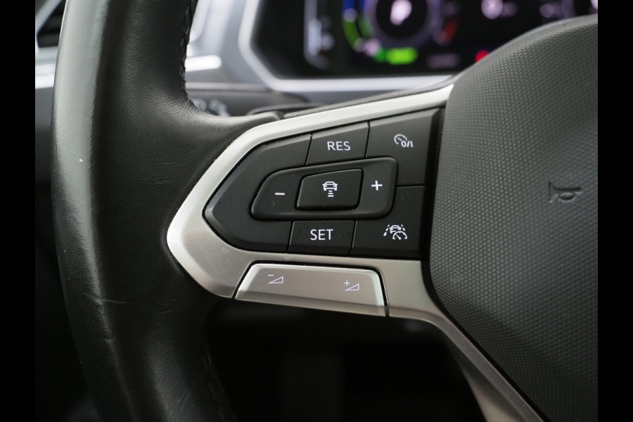 Volkswagen Tiguan 1.4 TSI eHybrid Elegance | Panoramadak | Trekhaak | Adaptive Cruise | Virtual | Camera | Carplay