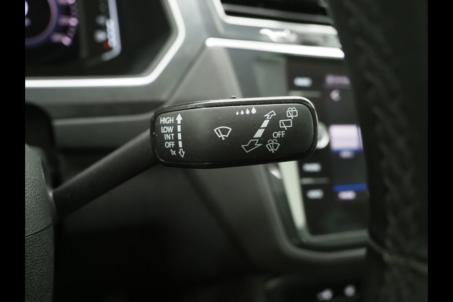 Volkswagen Tiguan 1.4 TSI eHybrid Elegance | Panoramadak | Trekhaak | Adaptive Cruise | Virtual | Camera | Carplay
