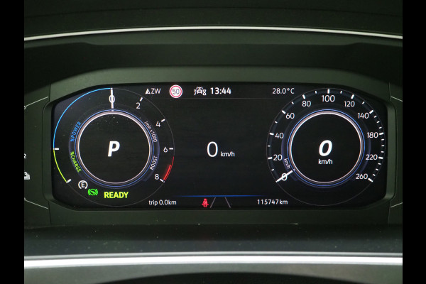 Volkswagen Tiguan 1.4 TSI eHybrid Elegance | Panoramadak | Trekhaak | Adaptive Cruise | Virtual | Camera | Carplay