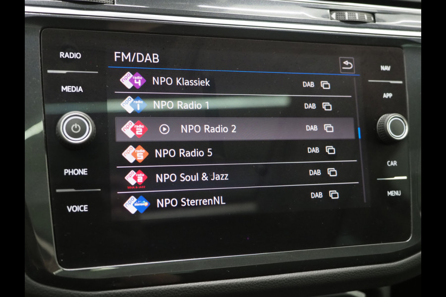 Volkswagen Tiguan 1.4 TSI eHybrid Elegance | Panoramadak | Trekhaak | Adaptive Cruise | Virtual | Camera | Carplay