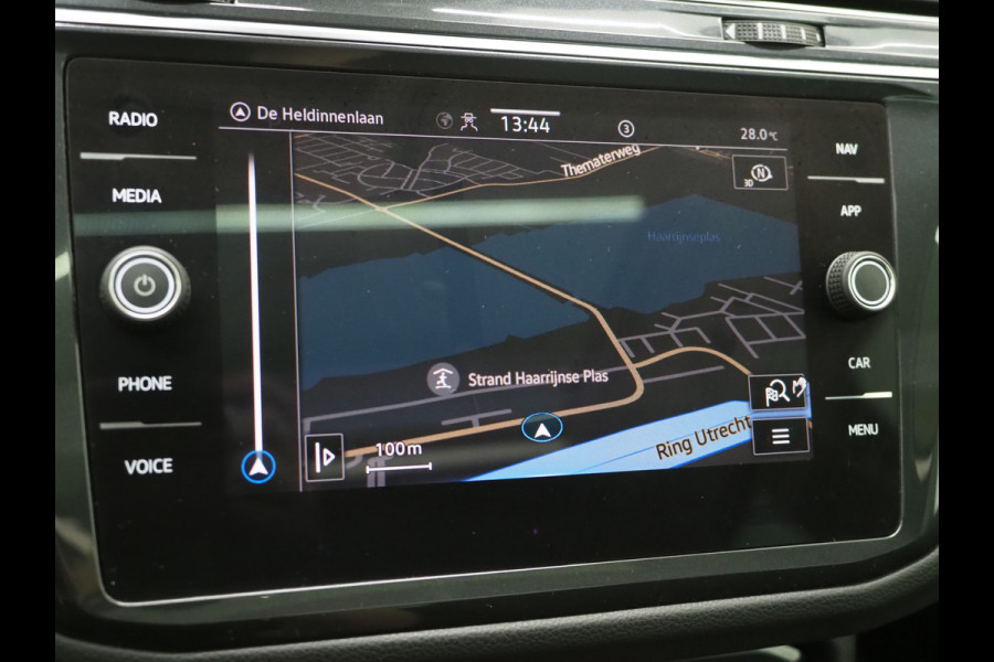 Volkswagen Tiguan 1.4 TSI eHybrid Elegance | Panoramadak | Trekhaak | Adaptive Cruise | Virtual | Camera | Carplay