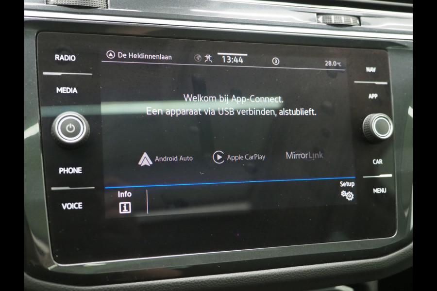 Volkswagen Tiguan 1.4 TSI eHybrid Elegance | Panoramadak | Trekhaak | Adaptive Cruise | Virtual | Camera | Carplay