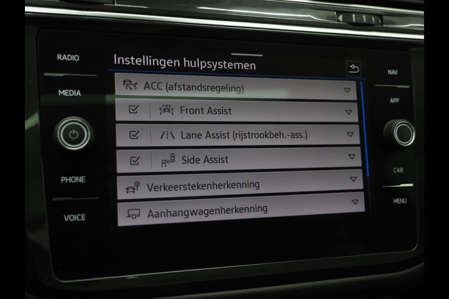 Volkswagen Tiguan 1.4 TSI eHybrid Elegance | Panoramadak | Trekhaak | Adaptive Cruise | Virtual | Camera | Carplay