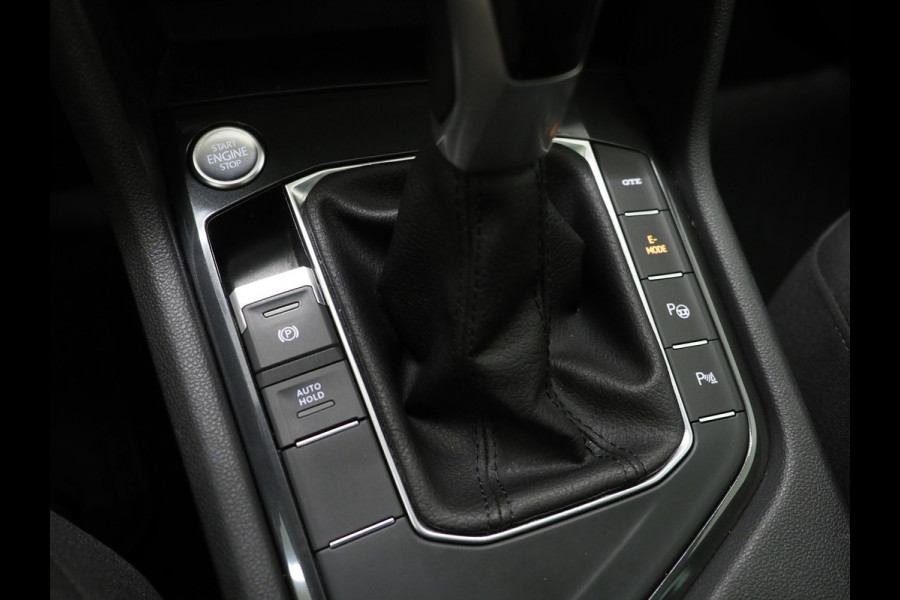 Volkswagen Tiguan 1.4 TSI eHybrid Elegance | Panoramadak | Trekhaak | Adaptive Cruise | Virtual | Camera | Carplay