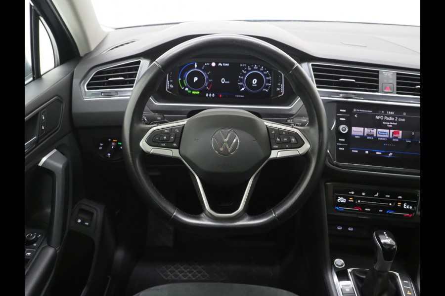 Volkswagen Tiguan 1.4 TSI eHybrid Elegance | Panoramadak | Trekhaak | Adaptive Cruise | Virtual | Camera | Carplay