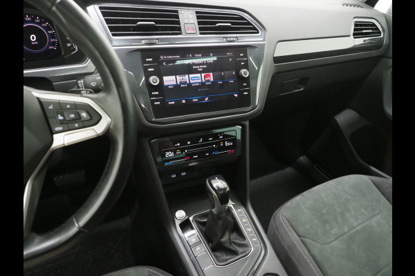 Volkswagen Tiguan 1.4 TSI eHybrid Elegance | Panoramadak | Trekhaak | Adaptive Cruise | Virtual | Camera | Carplay